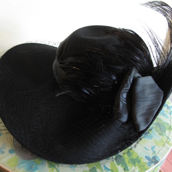 Fleur de Paris Fur Felt Women\'s Derby Hat